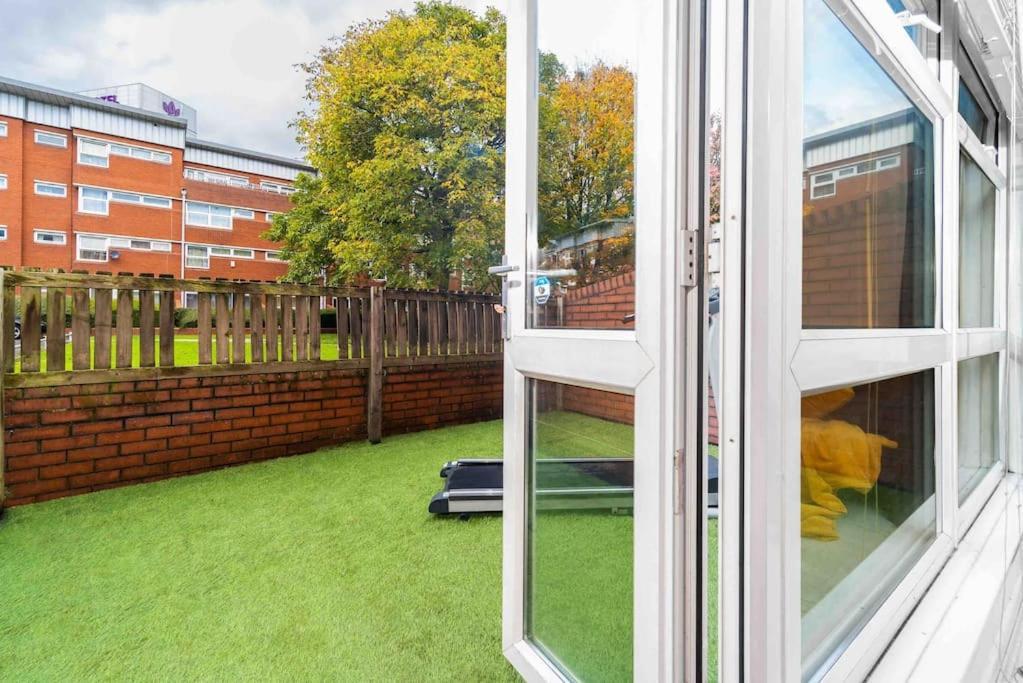 ✪central✪6bed✪ Parking✪pool Table✪private Patio ✪ *
