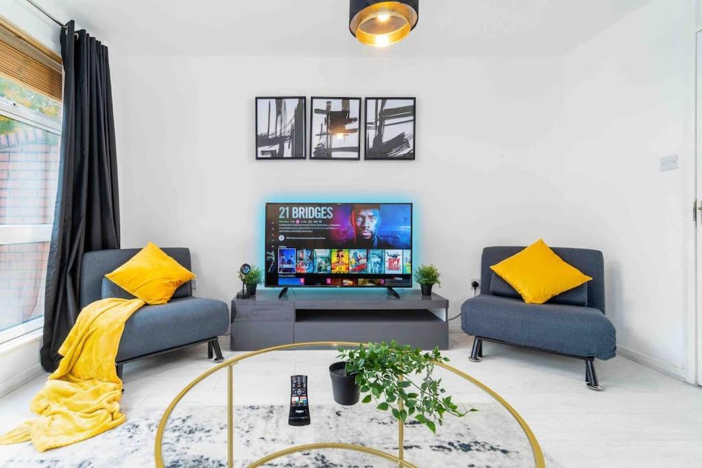 Apartment ✪central✪6bed✪ Parking✪pool Table✪private Patio ✪ Birmingham