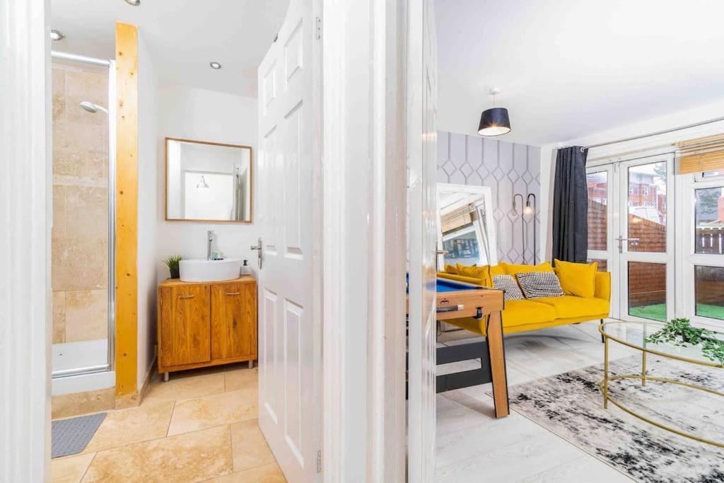 ✪central✪6bed✪ Parking✪pool Table✪private Patio ✪ * Birmingham