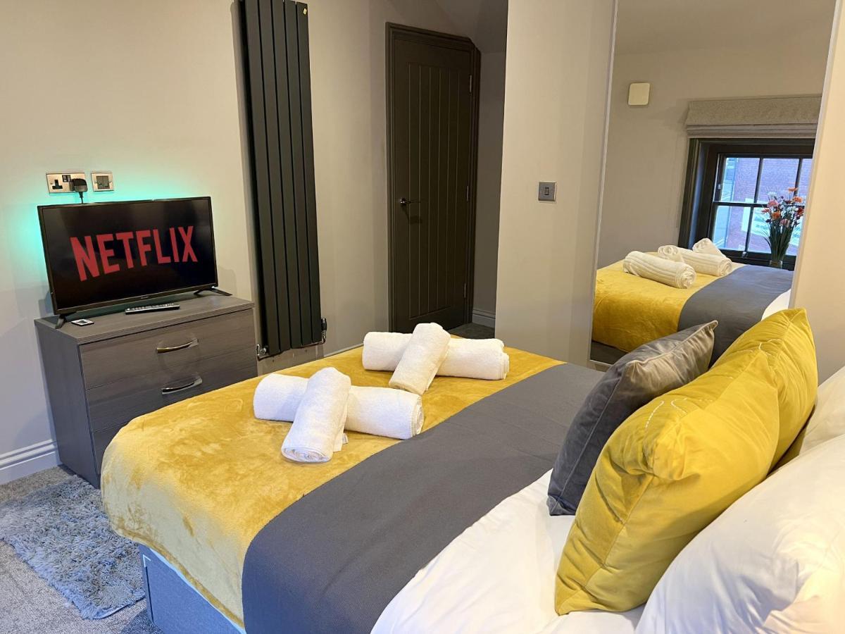 Silver Forge Penthouse - 4k Projector - Snug - Luxury Birmingham