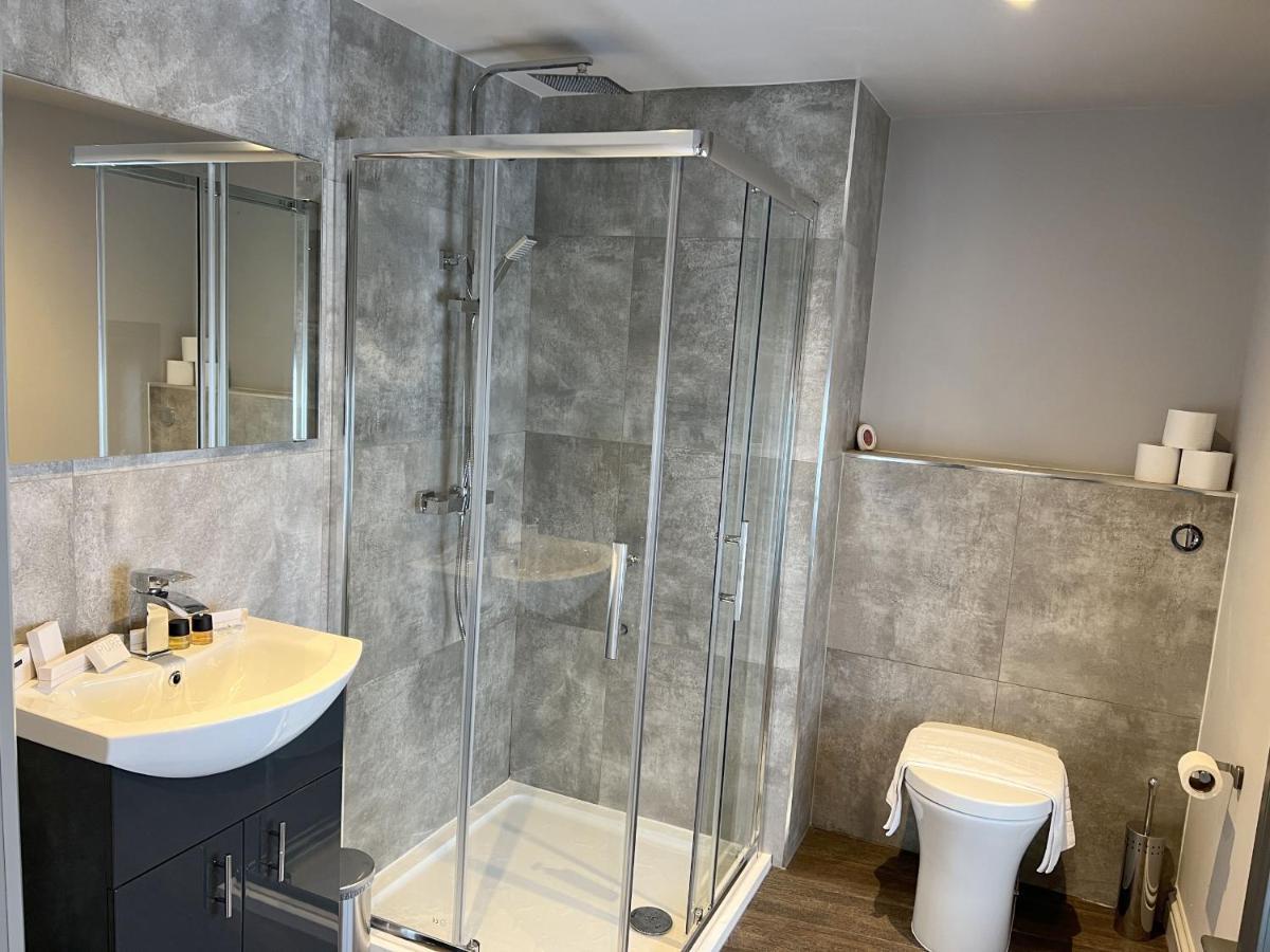 Silver Forge Penthouse - 4k Projector - Snug - Luxury Apartment *