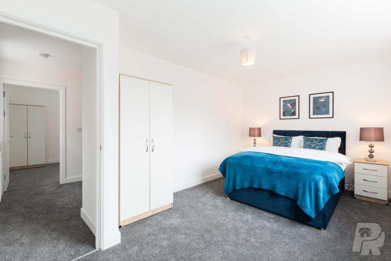 Holiday home Estate - Contractor & Group - Secure Parking Birmingham