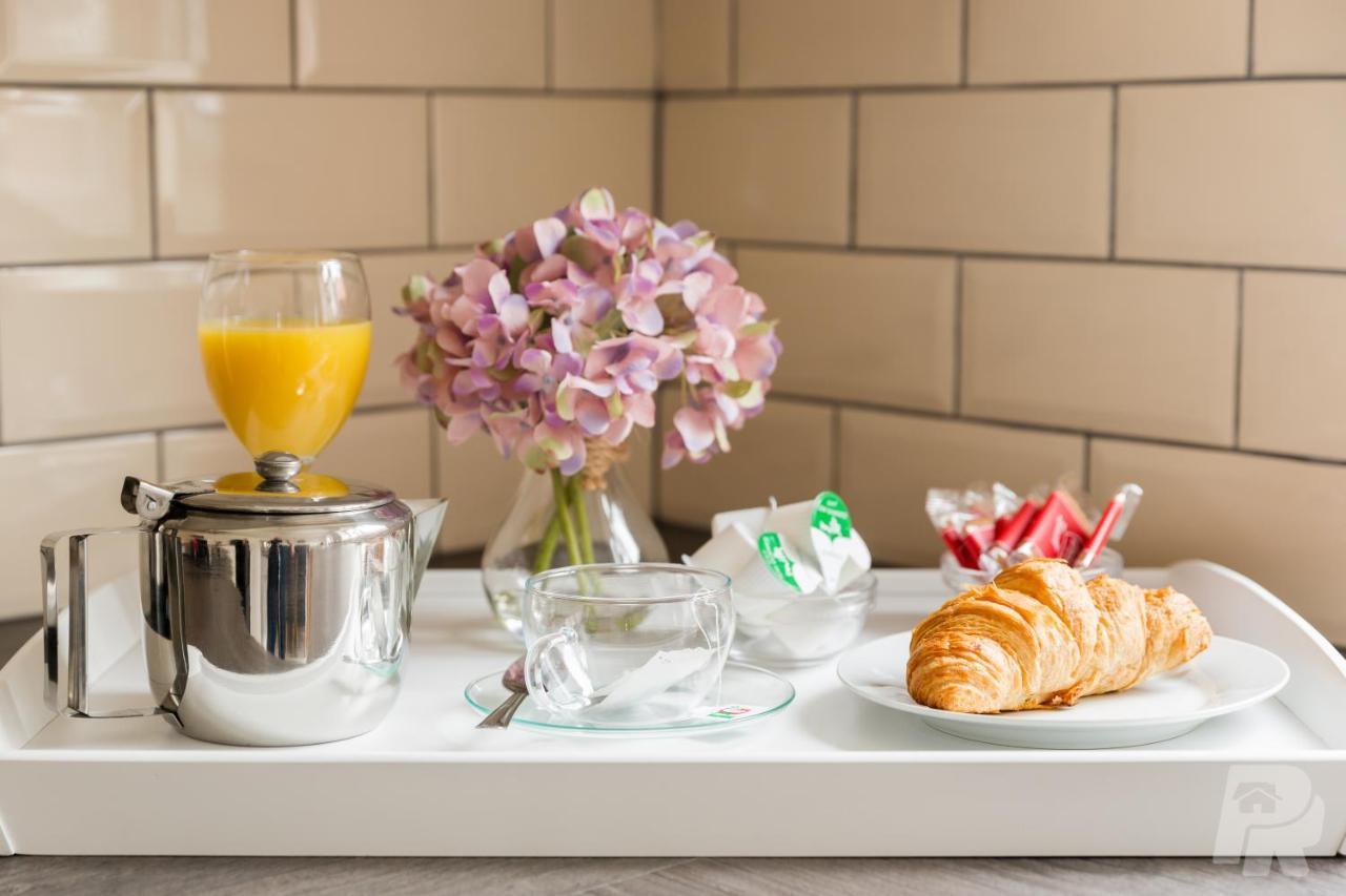 Estate - Contractor & Group - Secure Parking Holiday home Birmingham