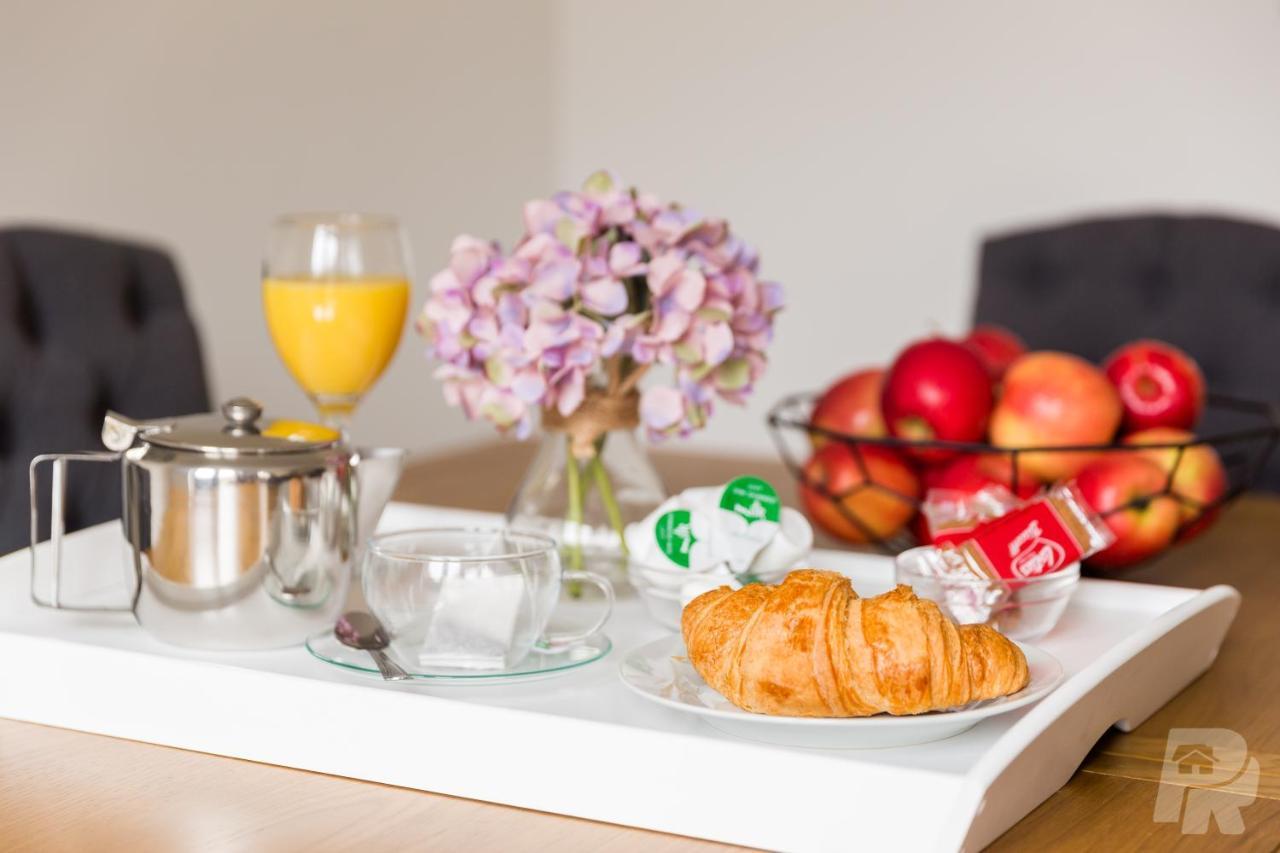 Estate - Contractor & Group - Secure Parking Holiday home Birmingham
