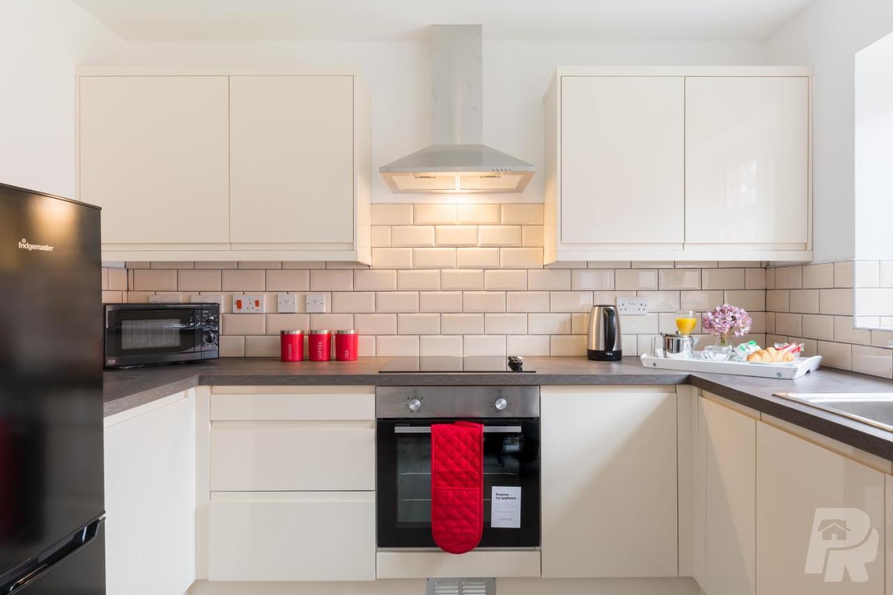 Estate - Contractor & Group - Secure Parking Holiday home