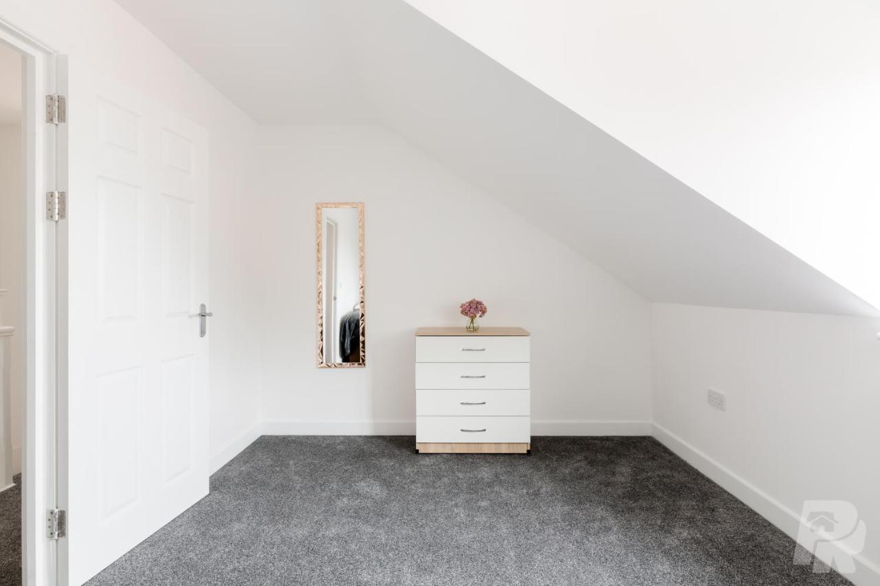 Estate - Contractor & Group - Secure Parking Holiday home *