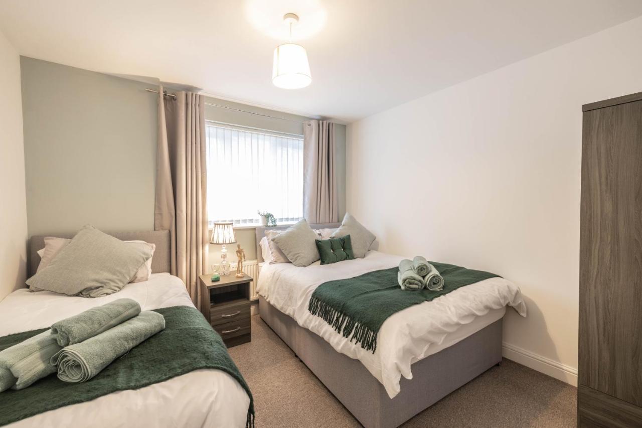 Holiday home Contractors/large Groups - House