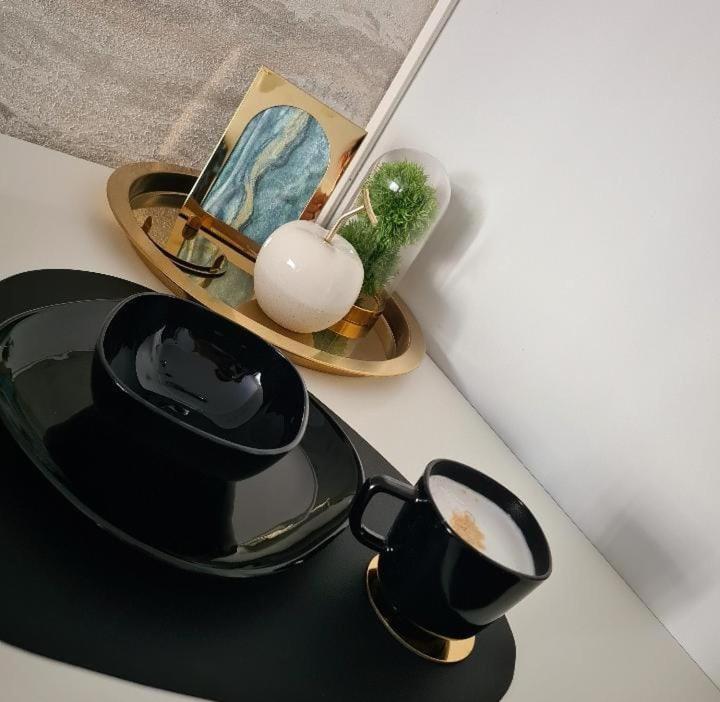 Luxury 9ine Super Beautiful Jacuzzi With Balcony * Birmingham