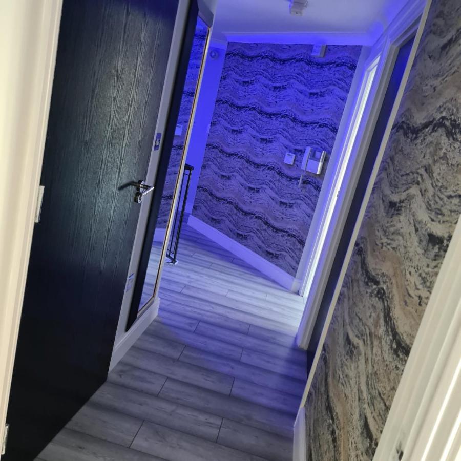 Apartment Luxury 9ine Super Beautiful Jacuzzi With Balcony Birmingham