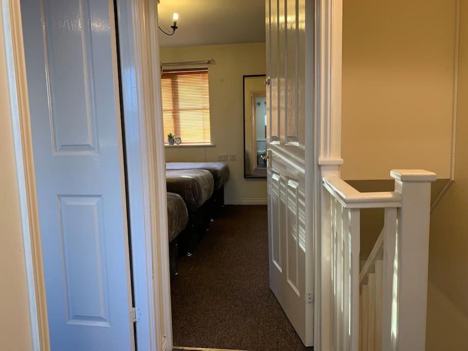 Villa House - 10min To Centre - Sleeps 4 - Parking Birmingham