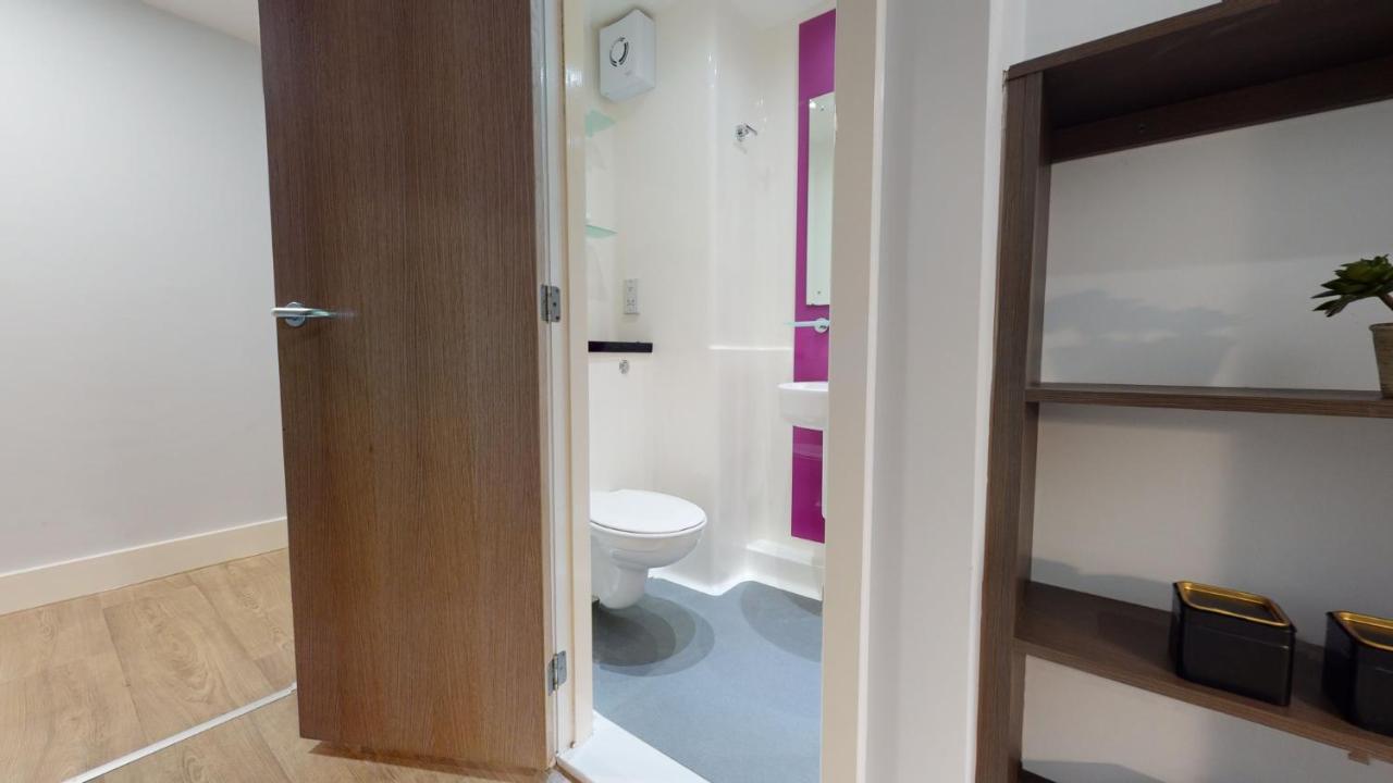 Private Bedrooms At Penworks House Near Centre *