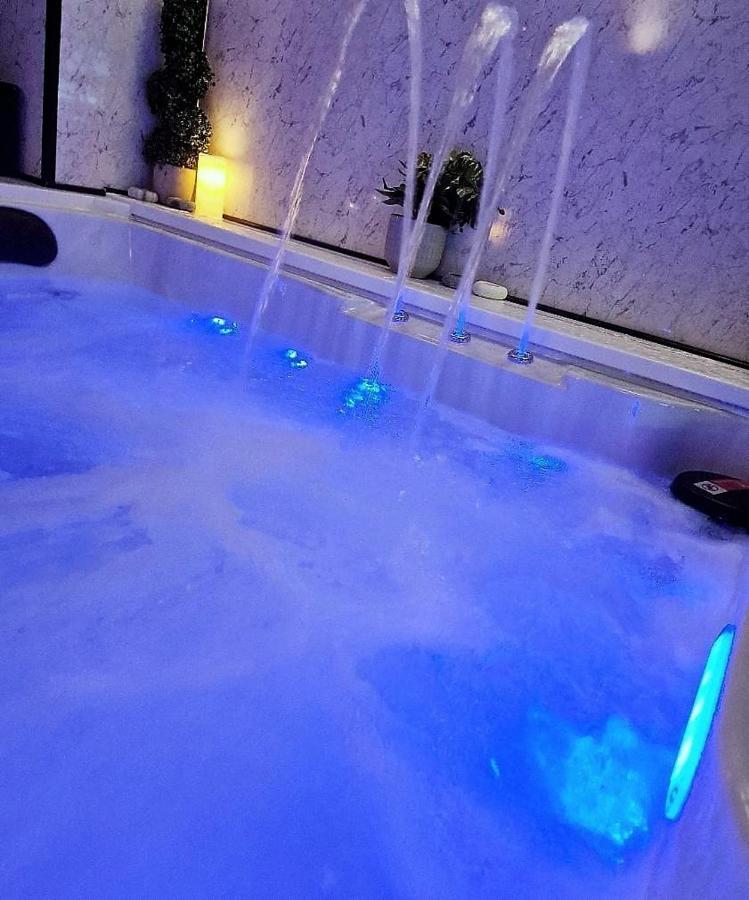 Apartment Luxury 9ine Super Beautiful Jacuzzi With Balcony *