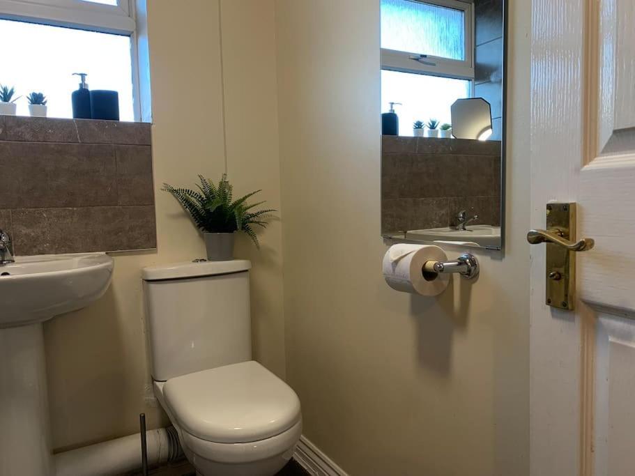 Villa House - 10min To Centre - Sleeps 4 - Parking Birmingham