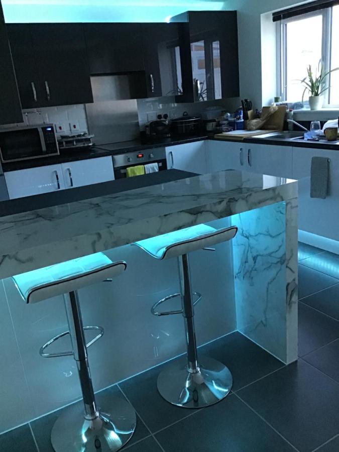 Shared House With Hot Tub Homestay Birmingham
