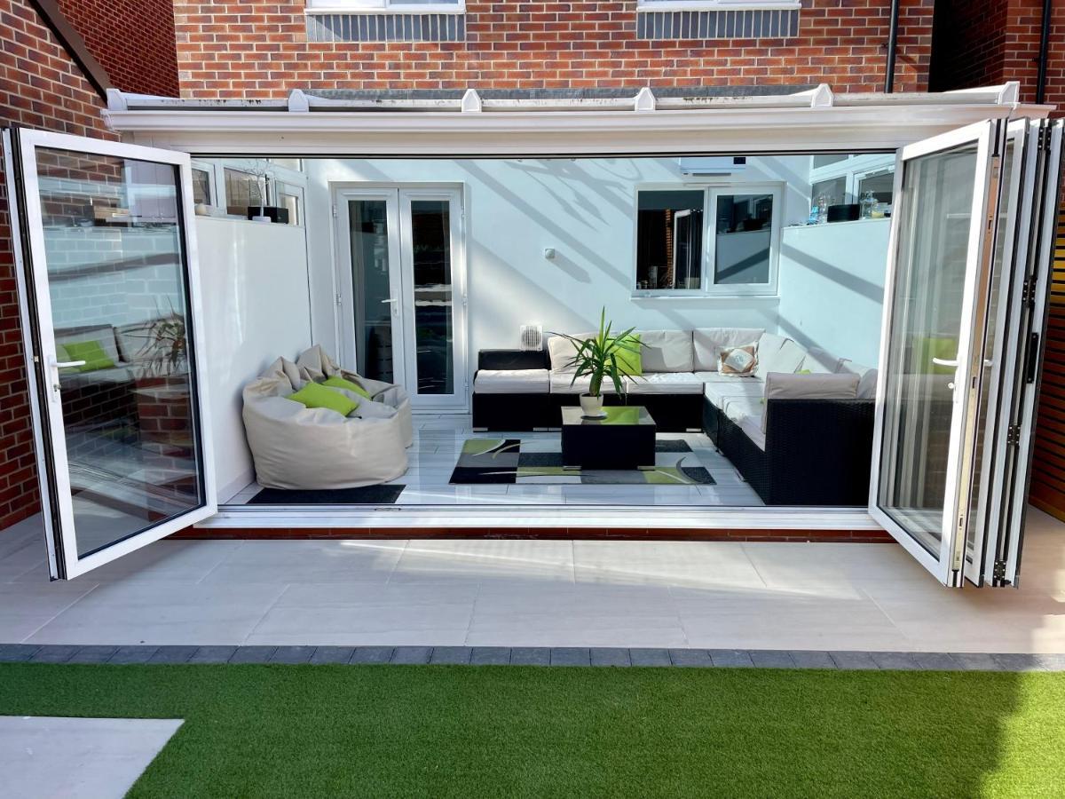 Shared House With Hot Tub Homestay Birmingham
