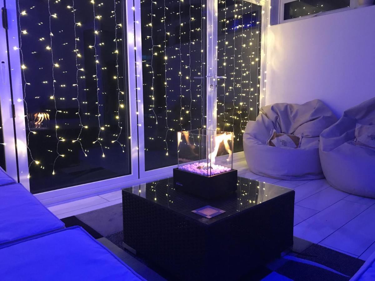 Homestay Shared House With Hot Tub