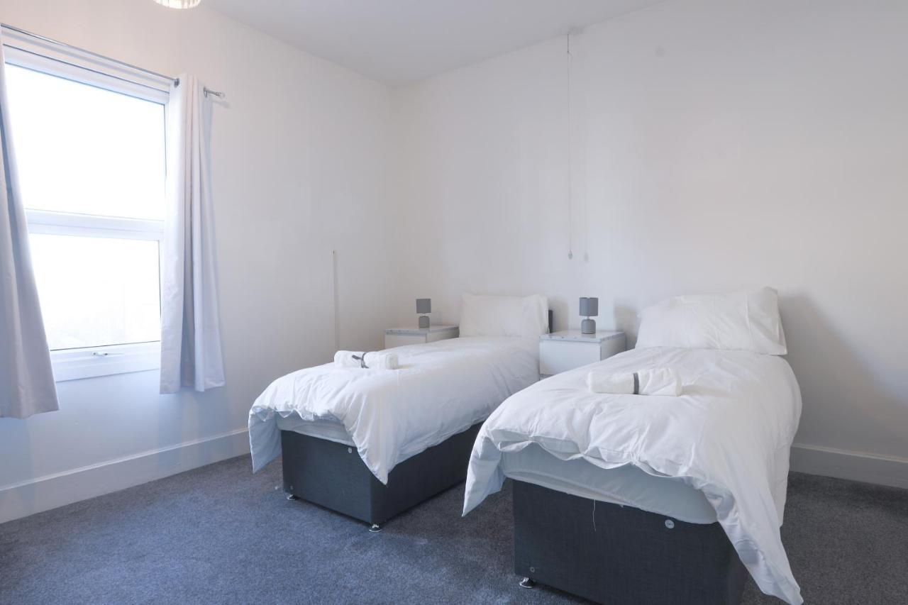 Holiday home Cosy 3-bed Property In Moseley Village *