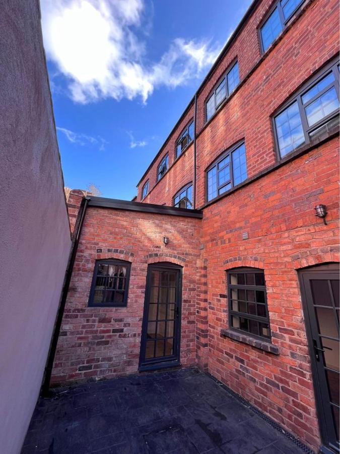 Beautiful En-suite With Bath Tub To Let In The Jewelry Quarter Birmingham