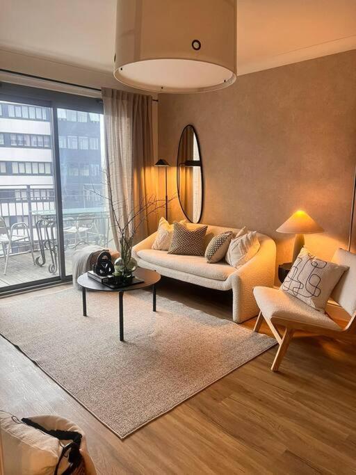 73 Broadway Plaza Apartment