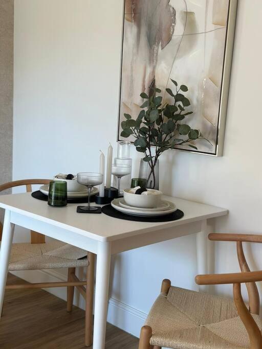 Apartment 73 Broadway Plaza