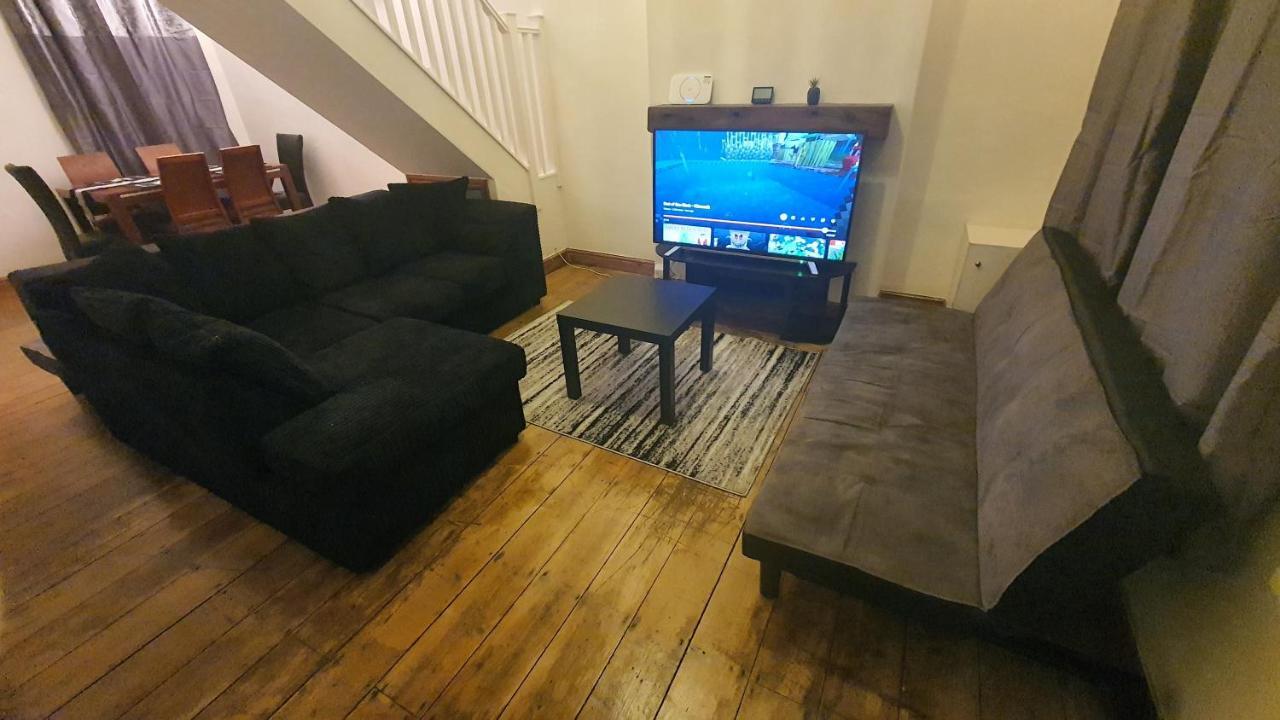 Apartment Spacious 2 Bedroom In *
