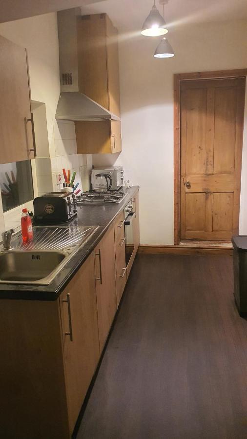 Spacious 2 Bedroom In *