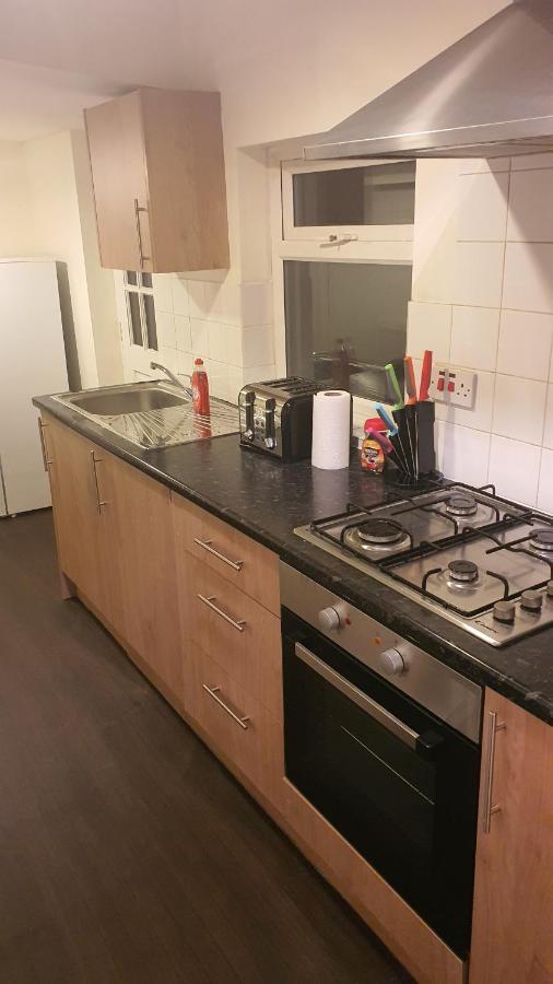 Spacious 2 Bedroom In * Birmingham