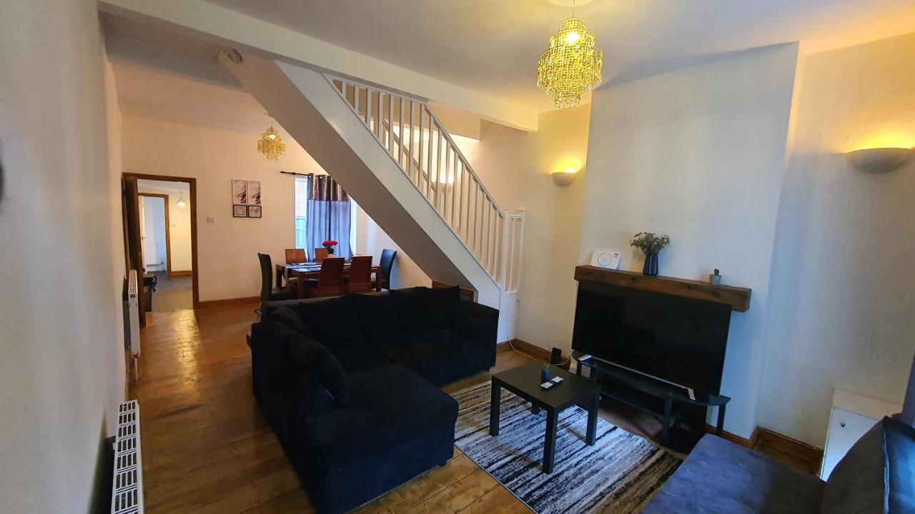 Apartment Spacious 2 Bedroom In *