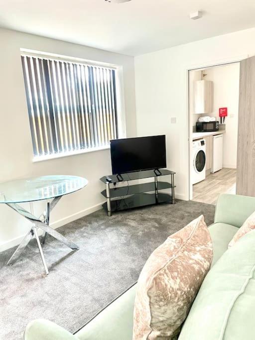 2.superb Serviced - Free On Road Parking Apartment Birmingham