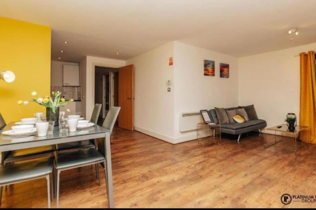 Sl Luxury 2 Bed Broad St Birmingham