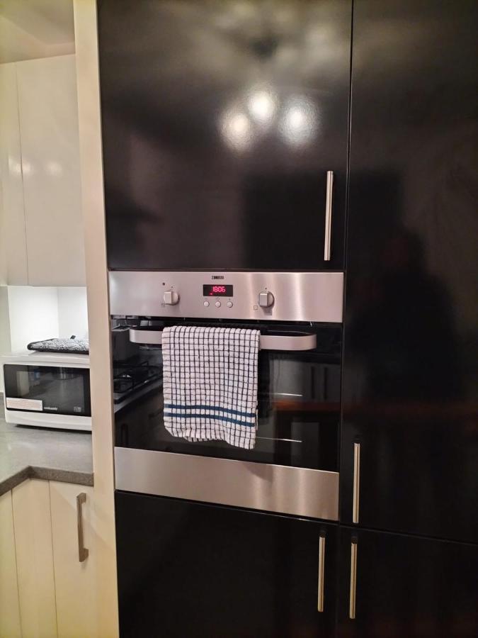Apartment St Martins House: Convenient Near Nec And Airport