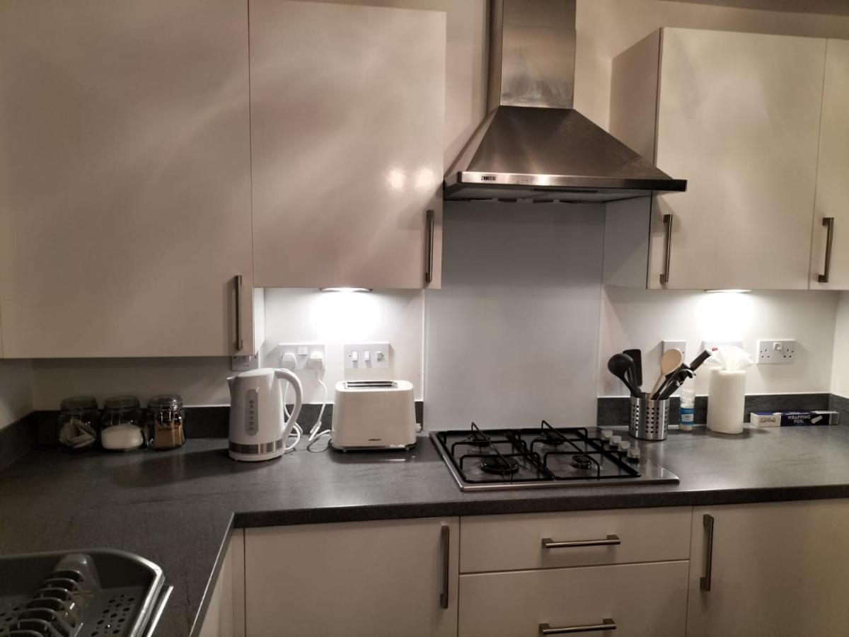 St Martins House: Convenient Near Nec And Airport Apartment *