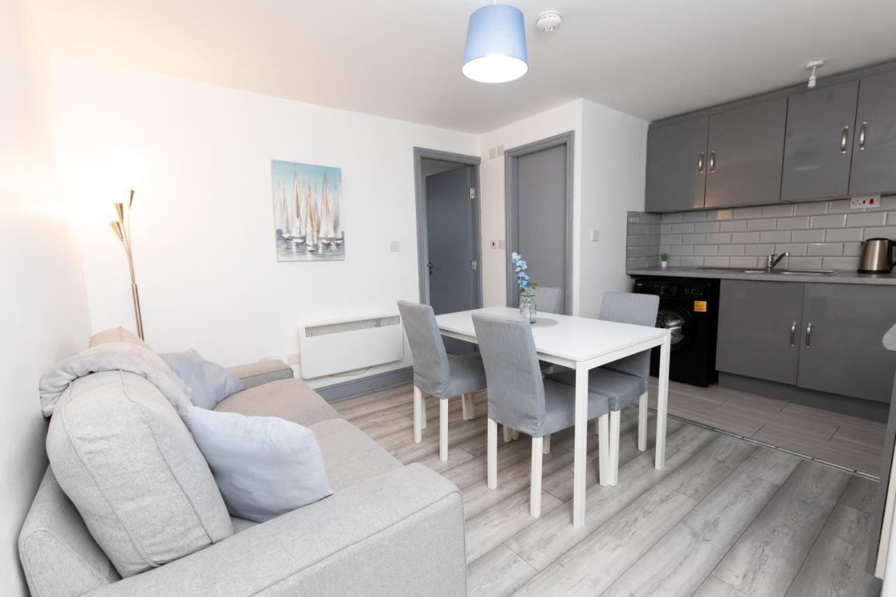1 Bed With Parking - Nec, Star & Centre Apartment