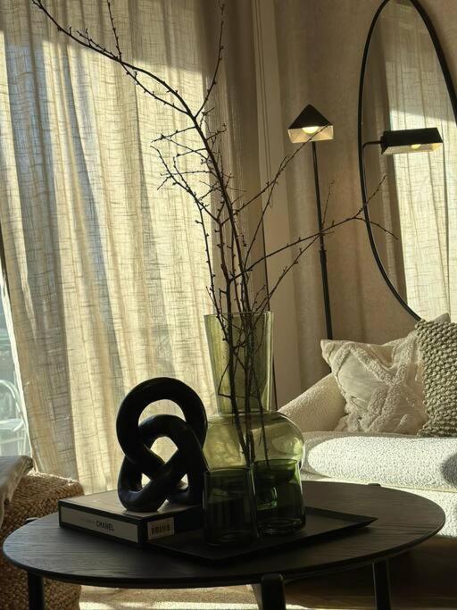 Apartment 73 Broadway Plaza