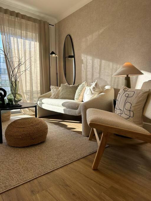 73 Broadway Plaza Apartment *