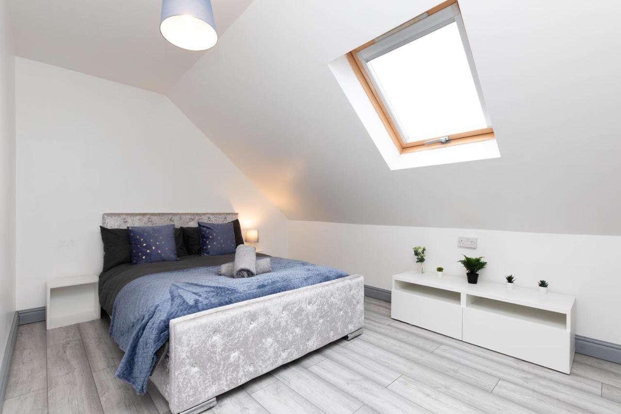 1 Bed With Parking - Nec, Star & Centre Apartment