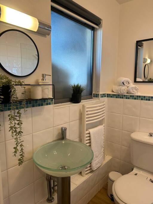 Apartment 73 Broadway Plaza
