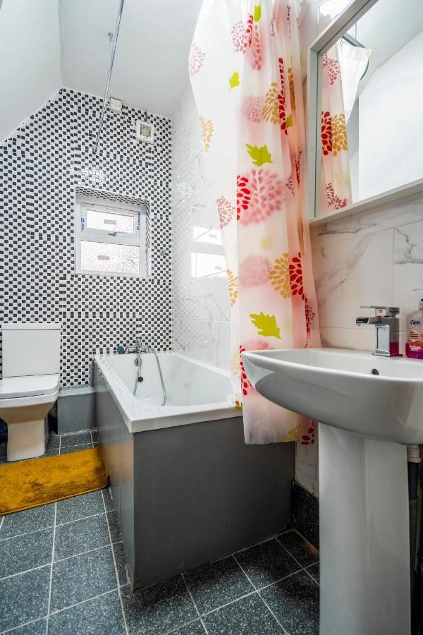 Apartment Deluxe 2-bedroom Flat With Free Parking Birmingham