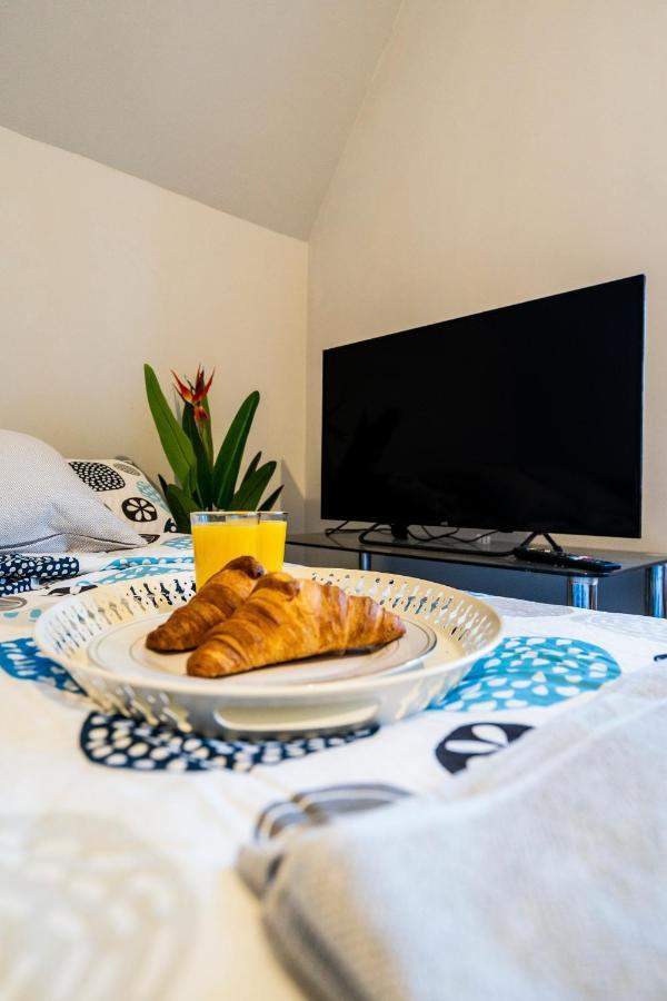 Deluxe 2-bedroom Flat With Free Parking Apartment *