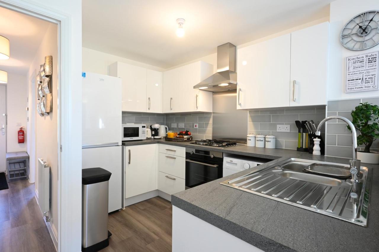 Luxury 4 Bed House With Gated Parking In The Heart Of Birmingham! Apartment