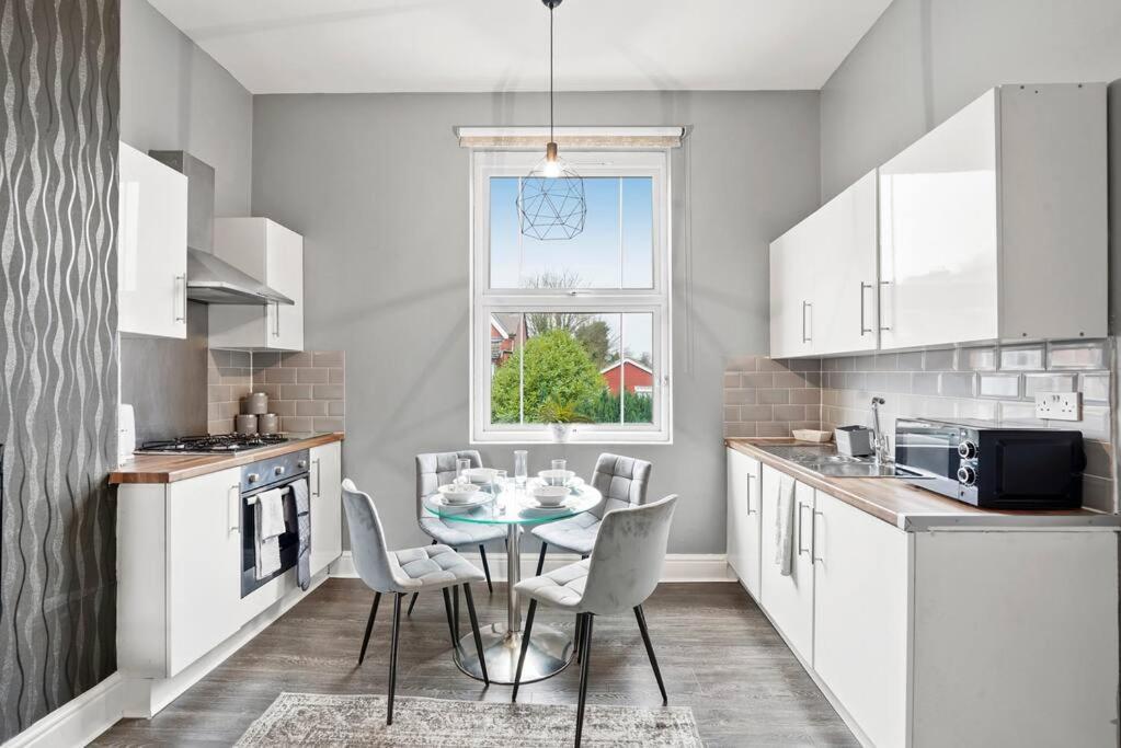 Flat 3-stylish 2 Bedroom Apartment. Apartment Birmingham