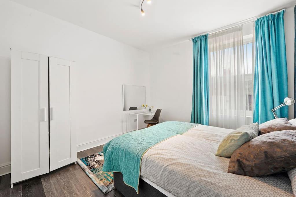 Apartment Flat 3-stylish 2 Bedroom Apartment. *