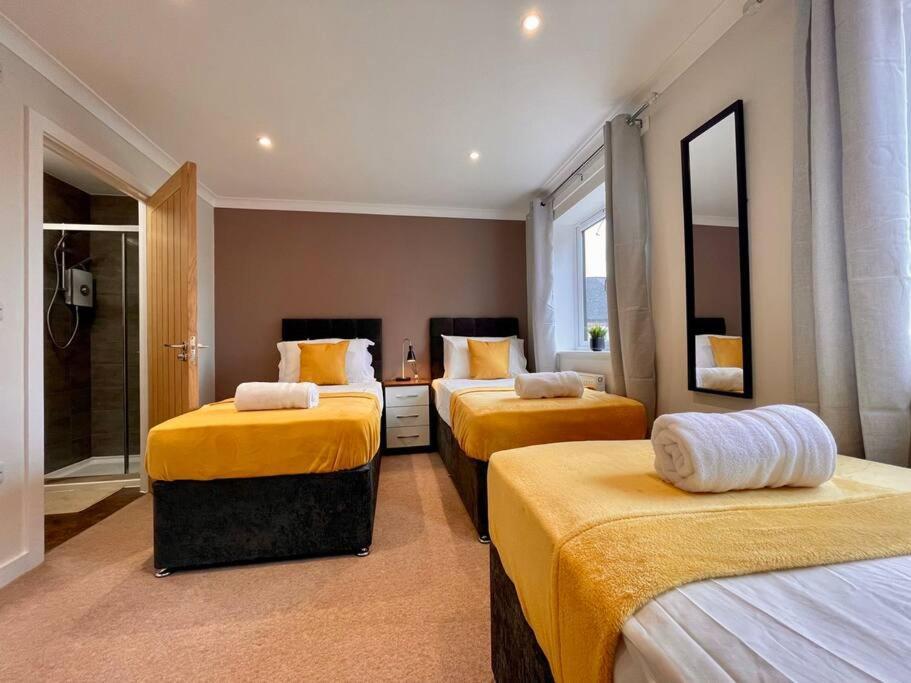 Big Modern House - 15min To Nec - Sleeps 10 Holiday home *