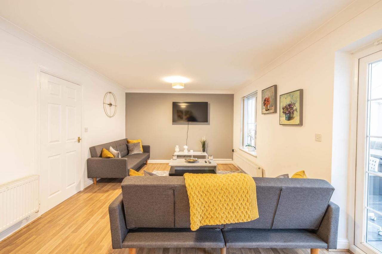 Holiday home Contractors/large Groups - House