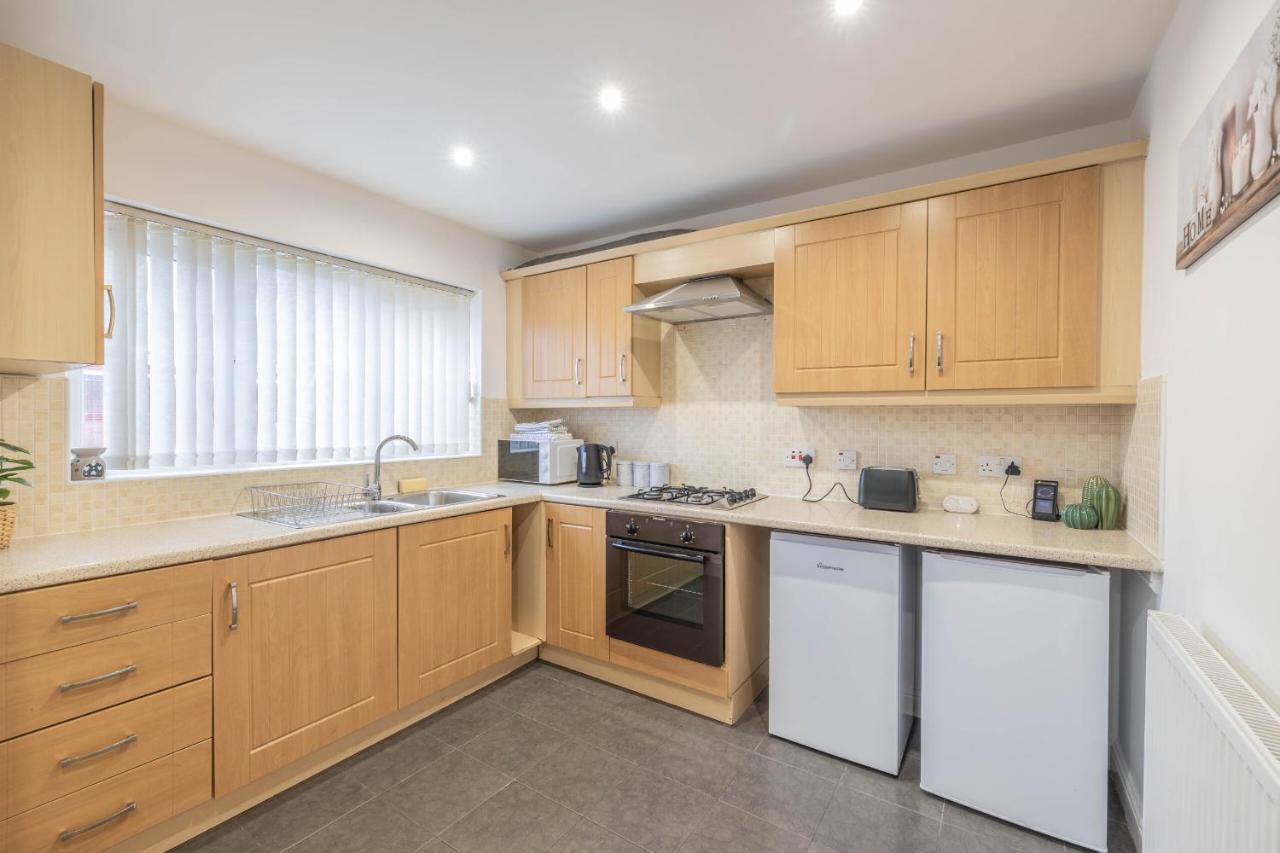 Contractors/large Groups - House Holiday home Birmingham