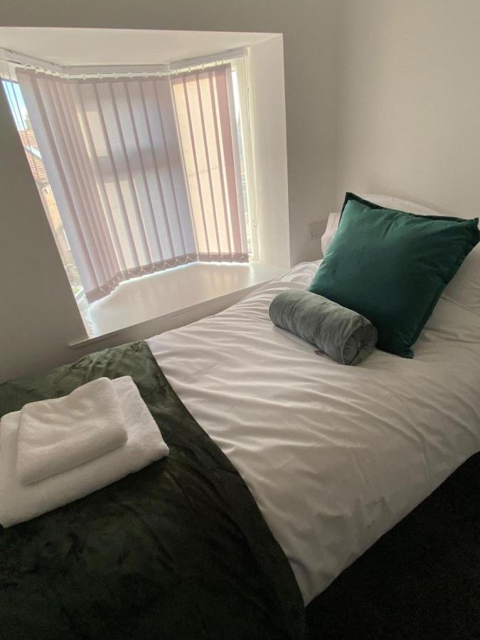 Battenhall House - 4 Bed Luxury Corporate Holiday home Birmingham