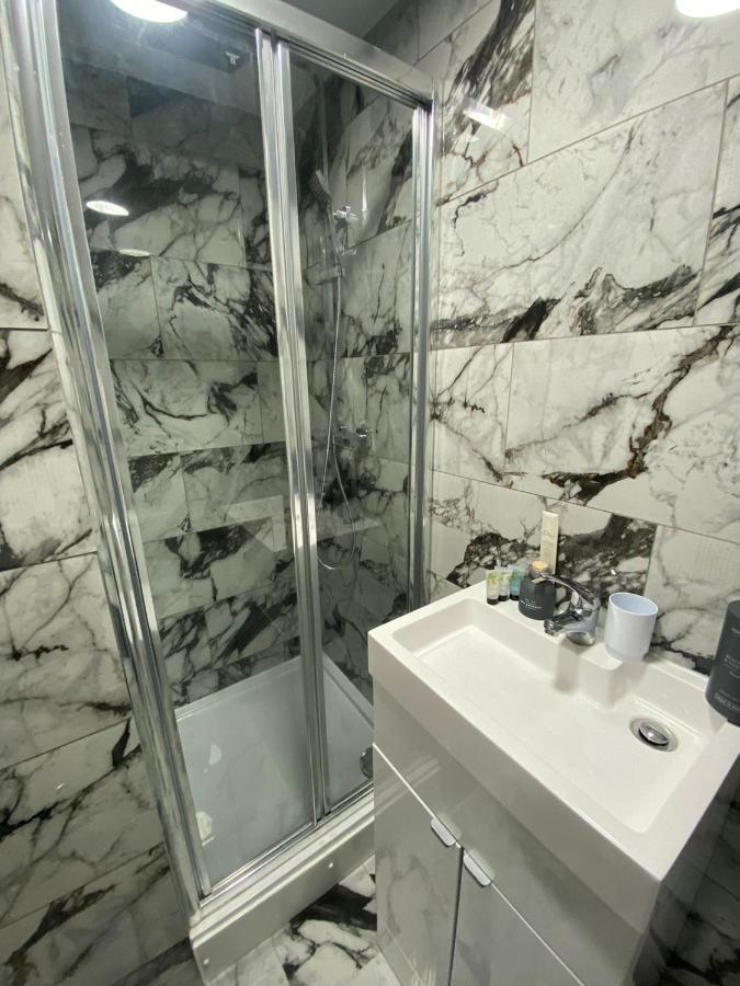 Battenhall House - 4 Bed Luxury Corporate Holiday home Birmingham