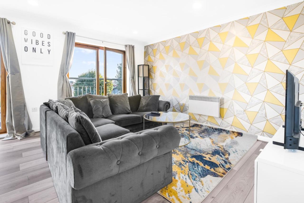 Ebra Stays - Luxury 2 Bedroom - *
