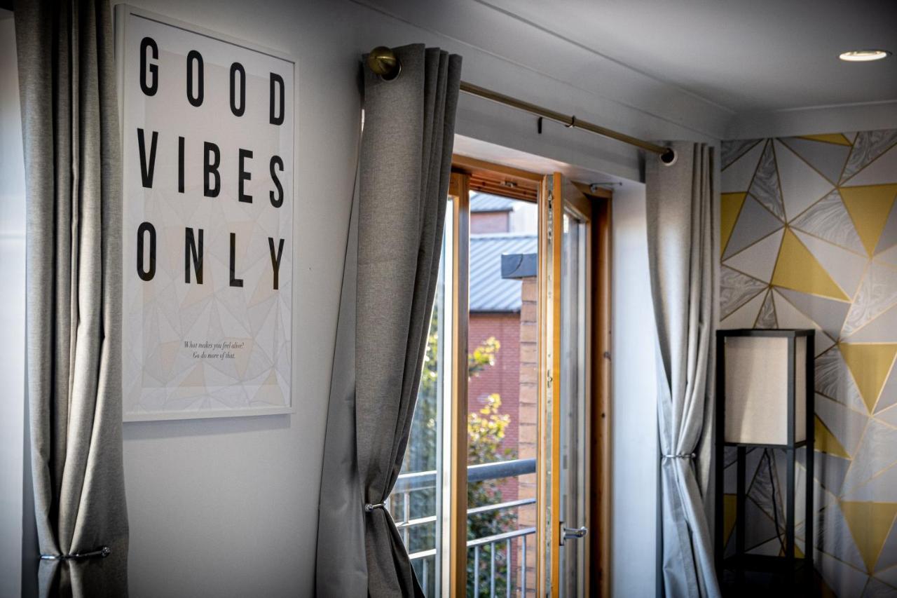 Ebra Stays - Luxury 2 Bedroom - *