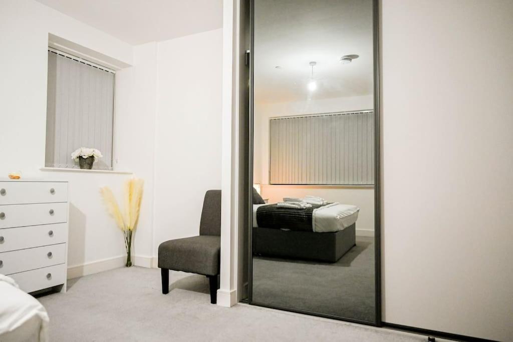 Luxury 2 Bedroom *